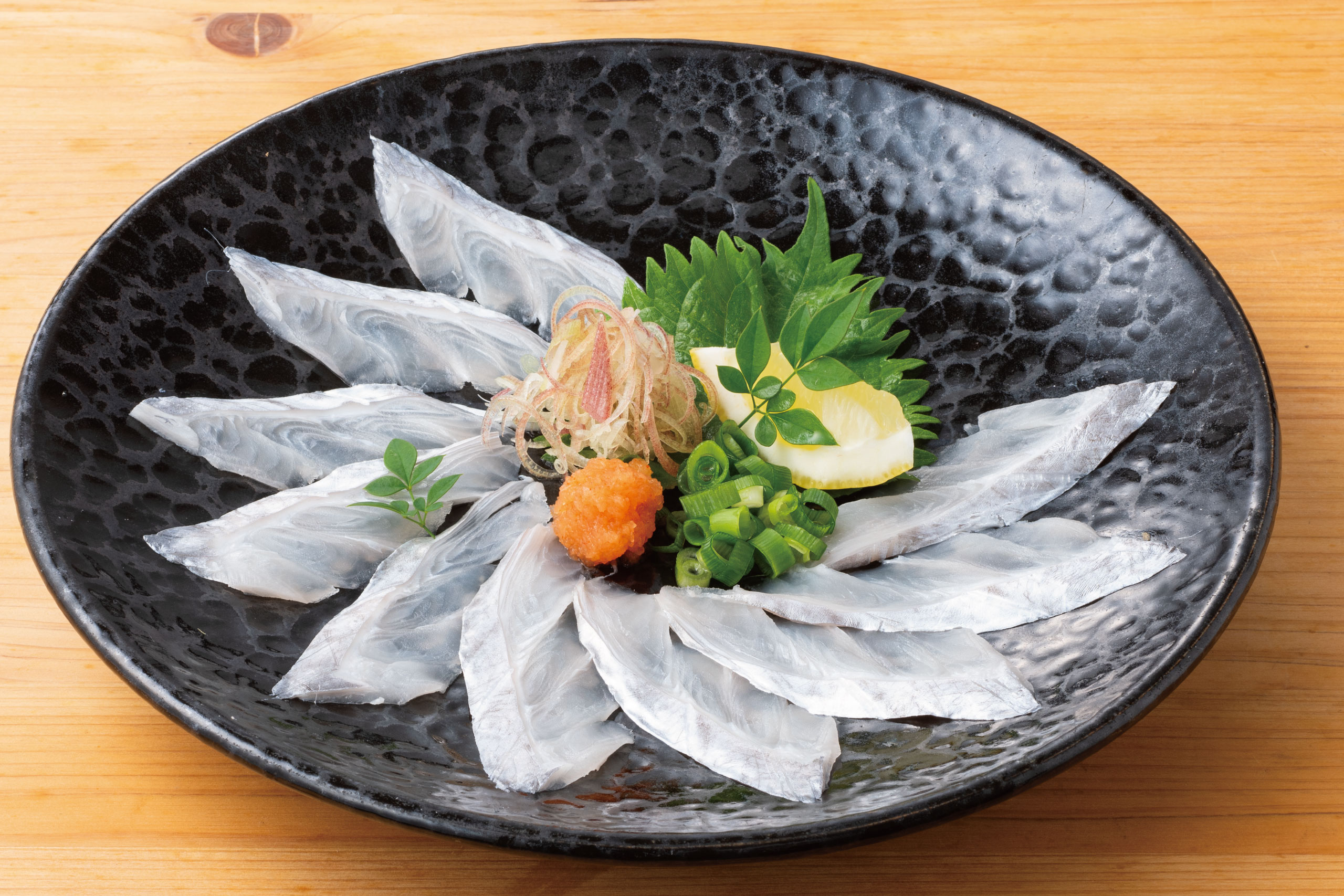 日本海庄や旬メニュー　2024年7月　海鮮　刺身　太刀魚　薄造り　日本海庄や　㈱かんなん丸